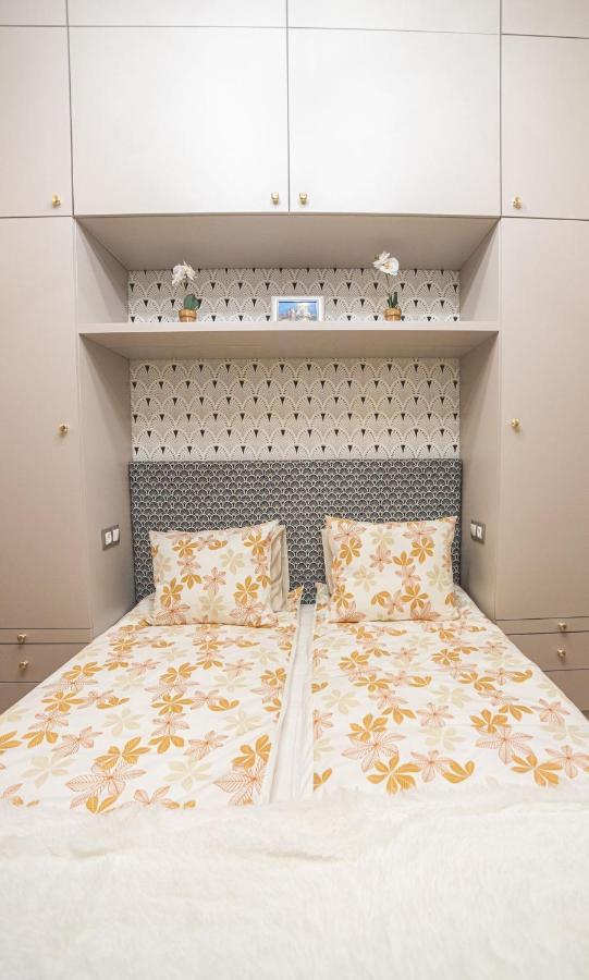 Luxury Gold 2 Bedroom Apartment — Fotók 3